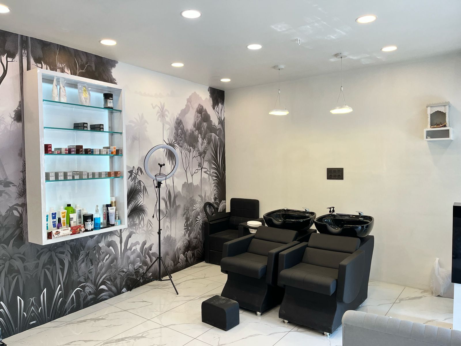 Au Plaisir Salon — Salons for Men in Rajkot