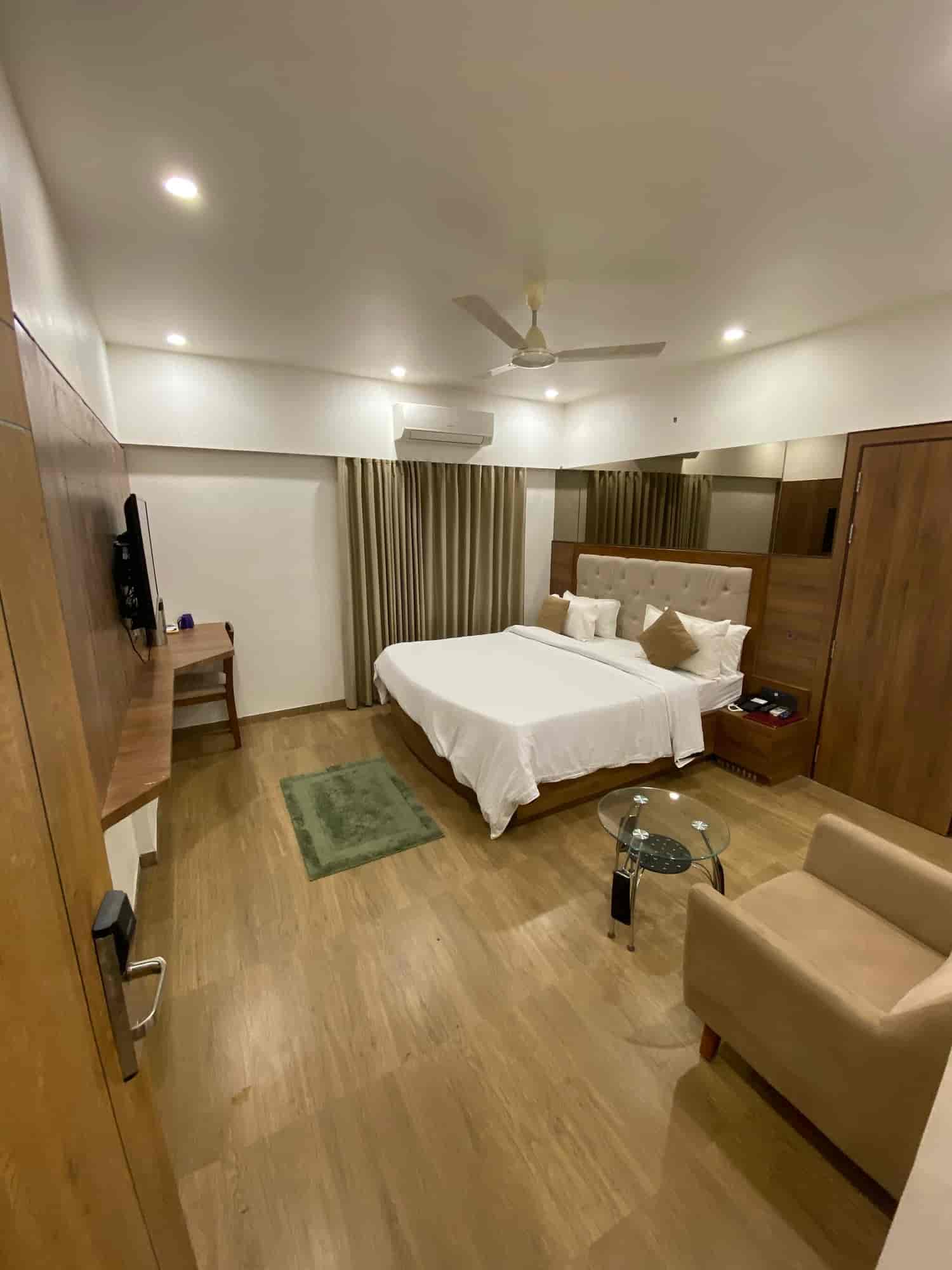 Hotel Evershine — Banquet Halls in Rajkot